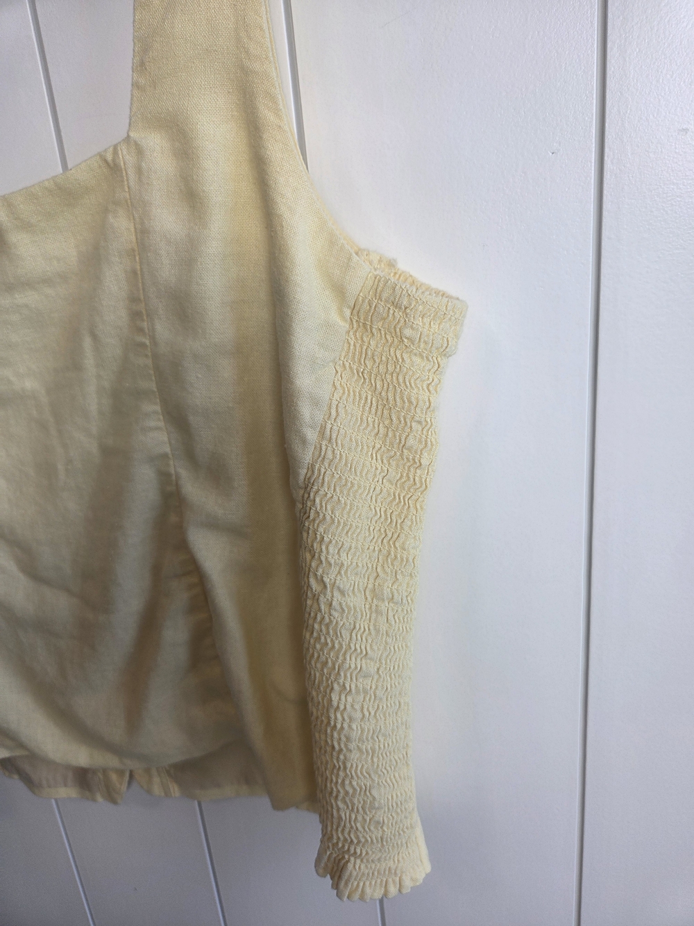 Old Navy Pale Yellow Button-Front Square Neck Tank - Picture 4 of 6